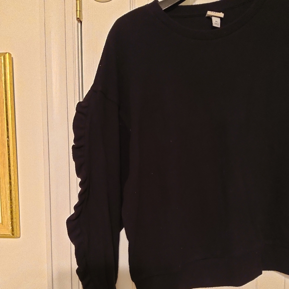 A New Day Black Ruffle Sleeve Sweatshirt - Picture 7 of 9
